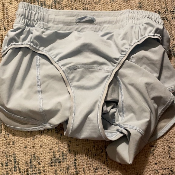 Hotty hot 4” tall lululemon shorts size 6 Tall - Picture 5 of 6